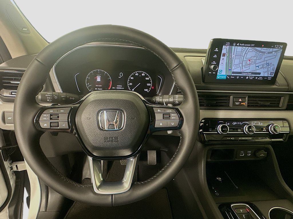 2025 Honda Pilot Touring photo 8