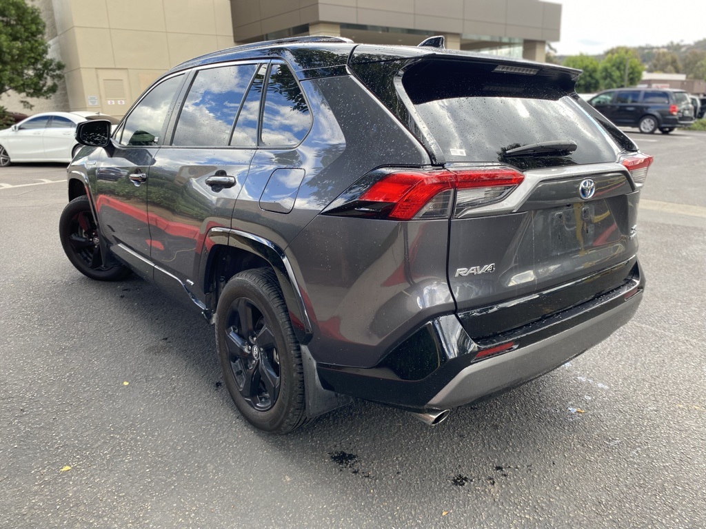 2020 Toyota RAV4 Hybrid XSE photo 3