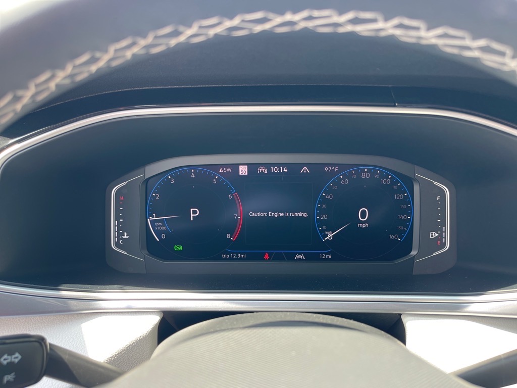2025 Volkswagen Taos SEL photo 4