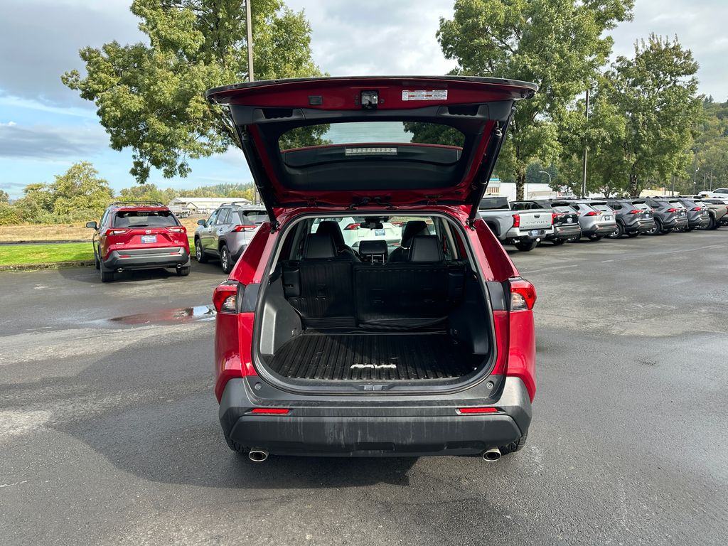 2021 Toyota RAV4 XLE Premium photo 9