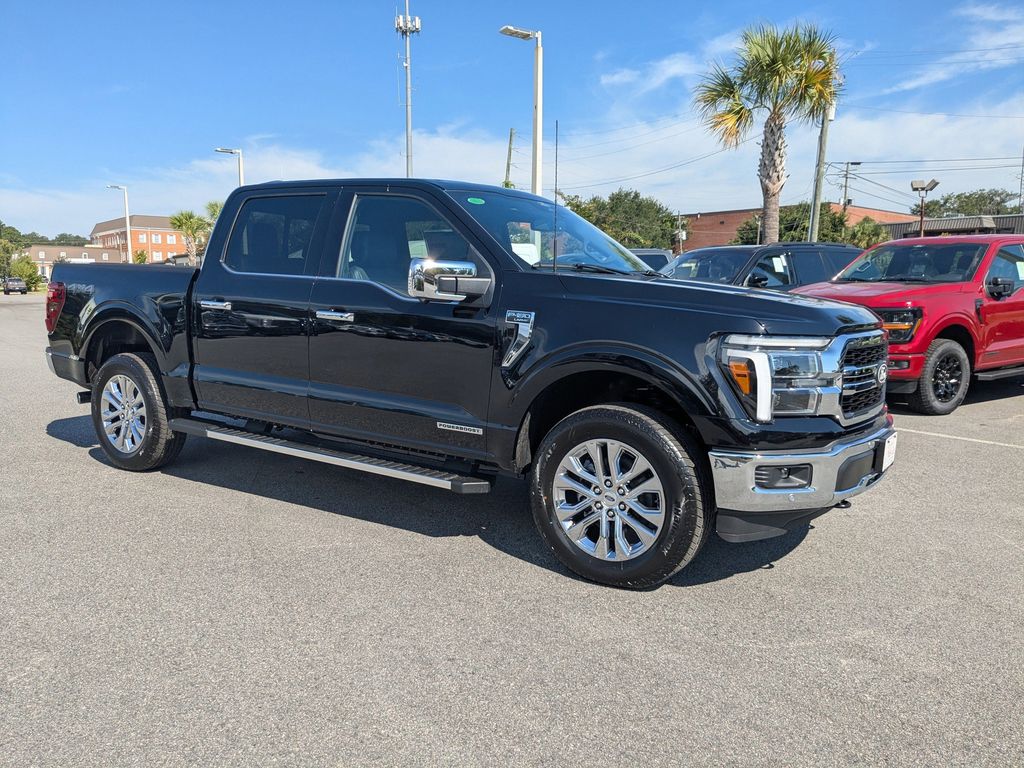 2025 Ford F-150 Lariat photo 2