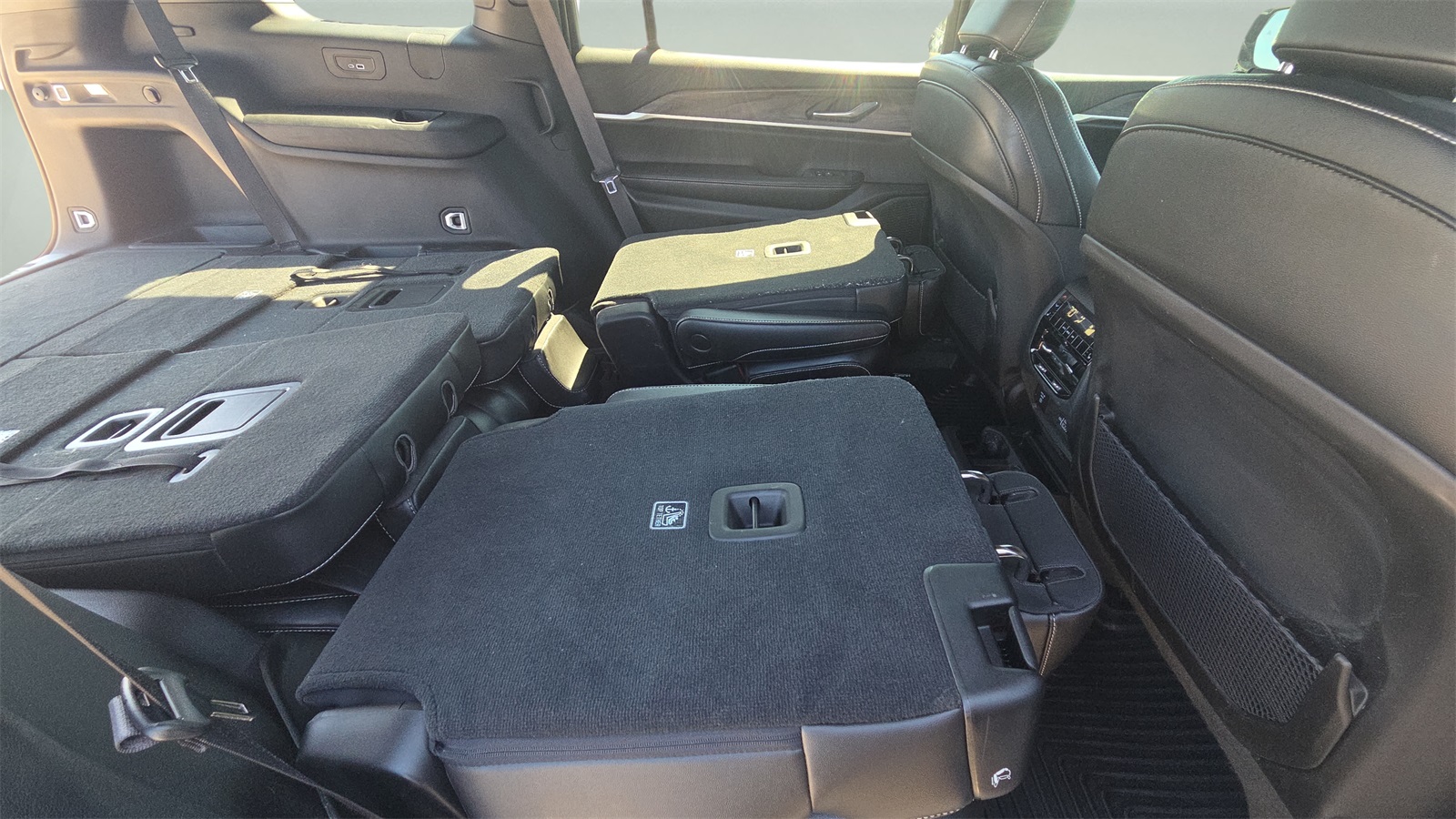 2024 Jeep Grand Cherokee Limited photo 17