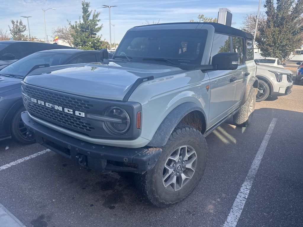 2024 Ford Bronco Badlands photo 2