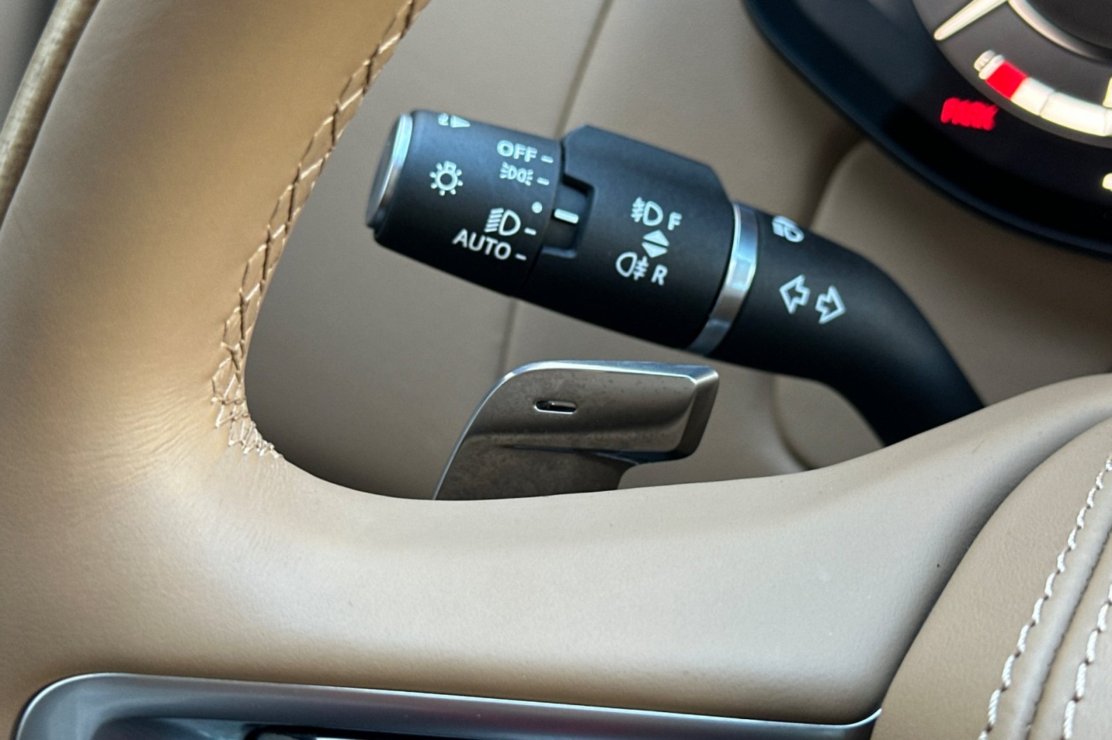 2024 Land Rover Range Rover SV photo 29