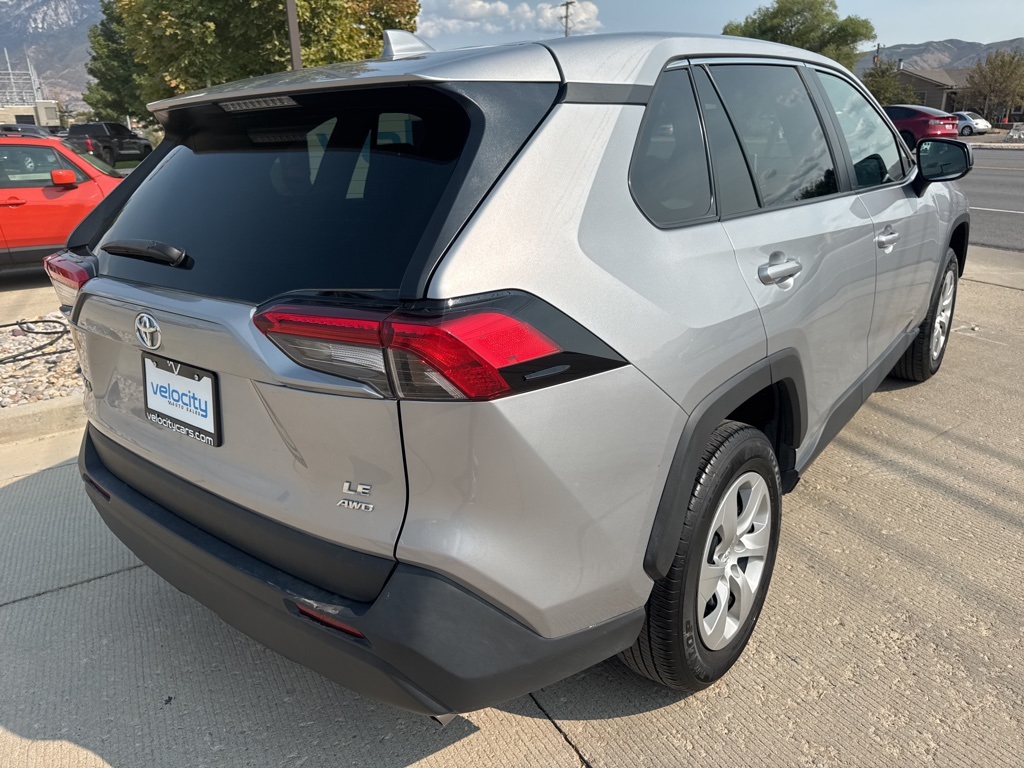 2024 Toyota RAV4 LE photo 4