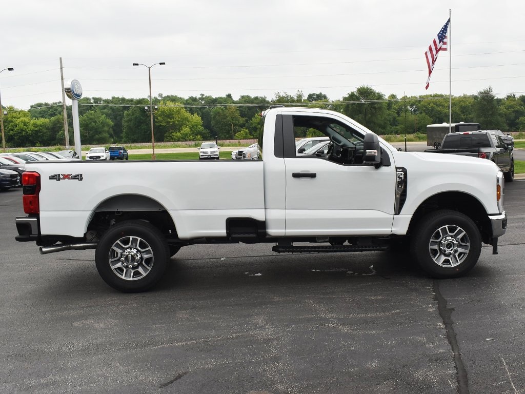 2025 Ford F-350 XLT photo 11