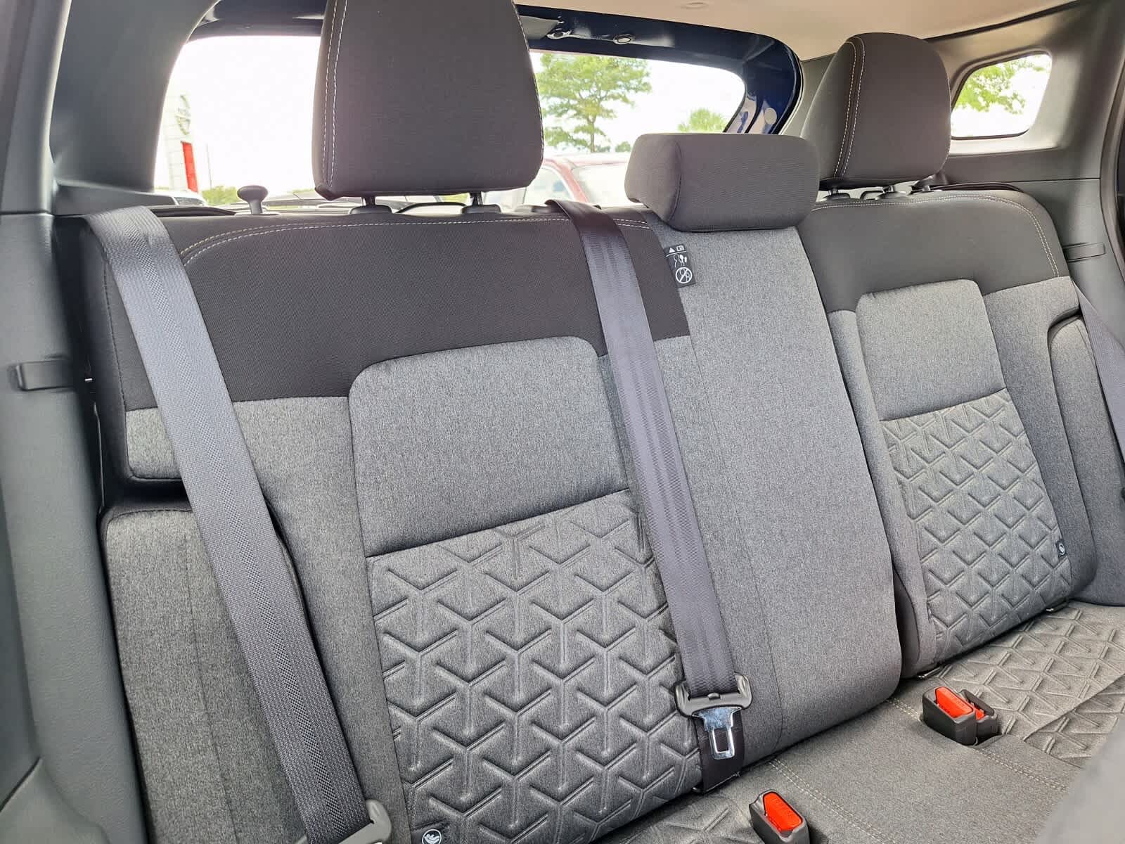 2025 Nissan Kicks SV photo 25