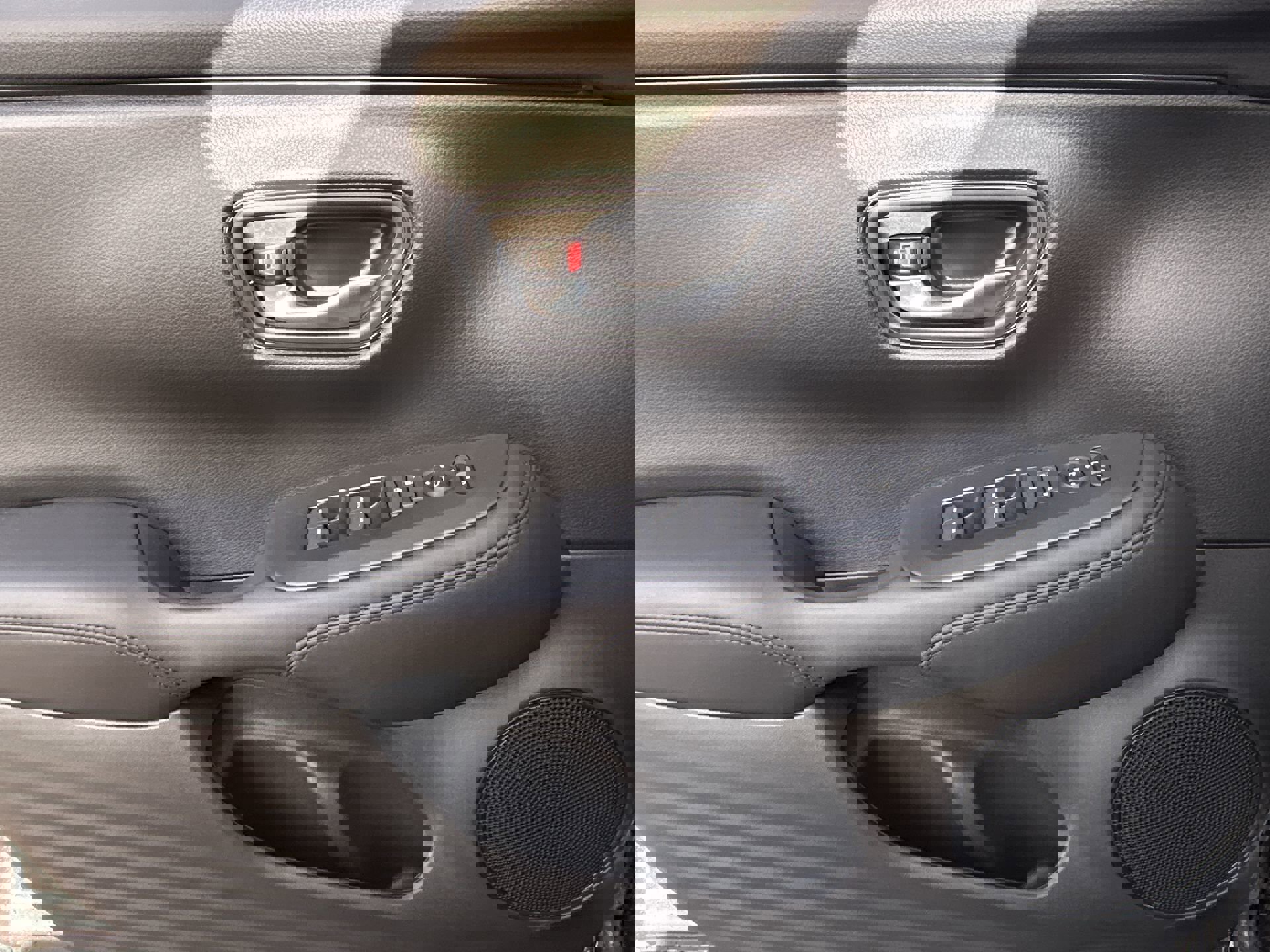 2026 Honda HR-V LX photo 13