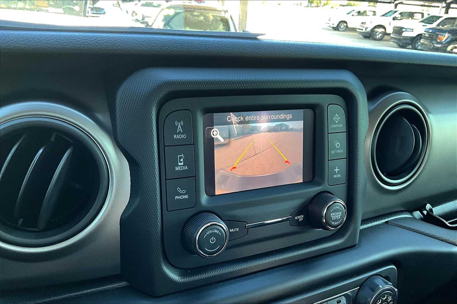 2020 Jeep Gladiator Sport S photo 22
