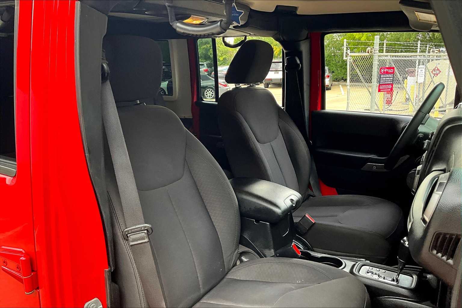 2015 Jeep Wrangler Unlimited Sport photo 8