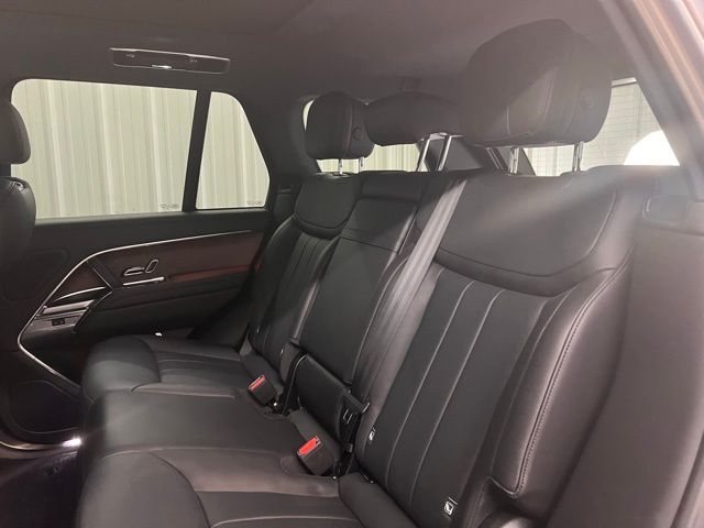 2024 Land Rover Range Rover SE photo 10