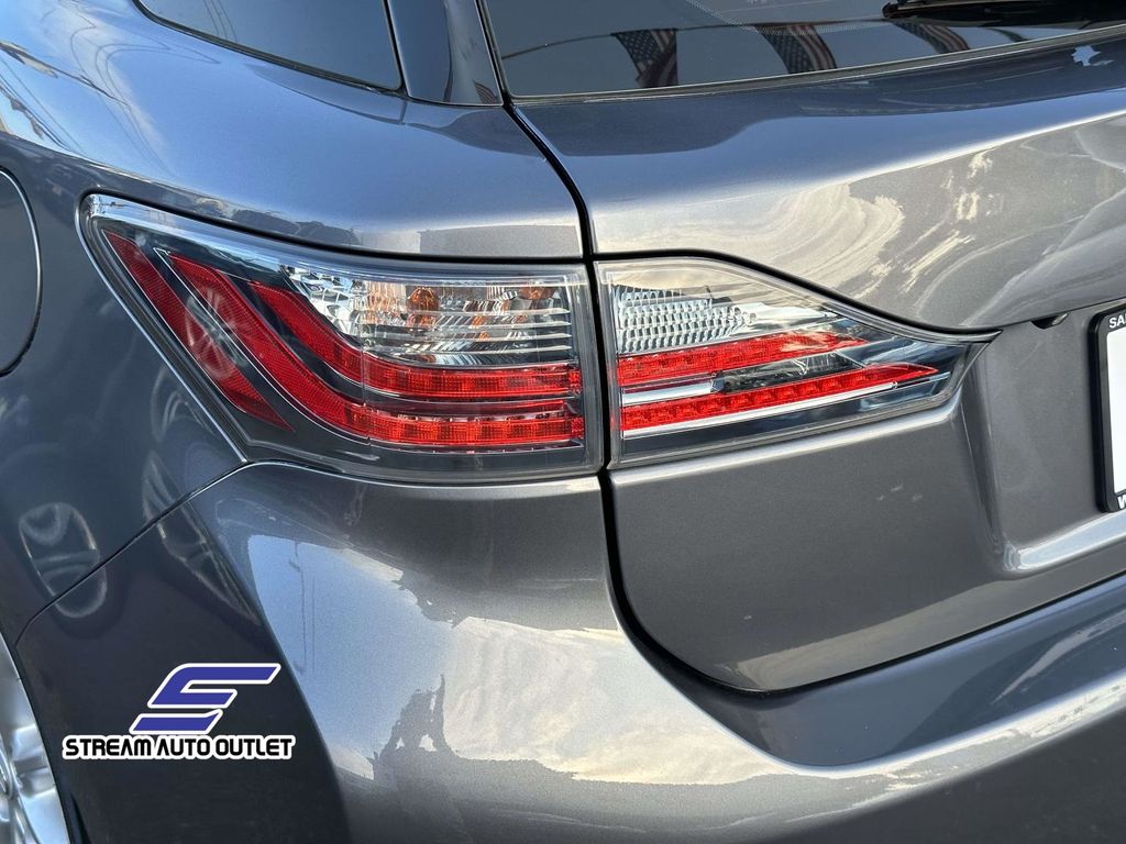 2013 Lexus CT 200h photo 11