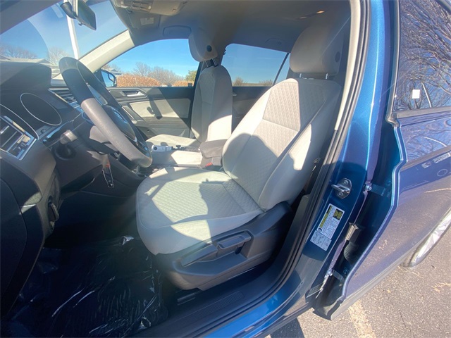 2018 Volkswagen Tiguan S photo 3
