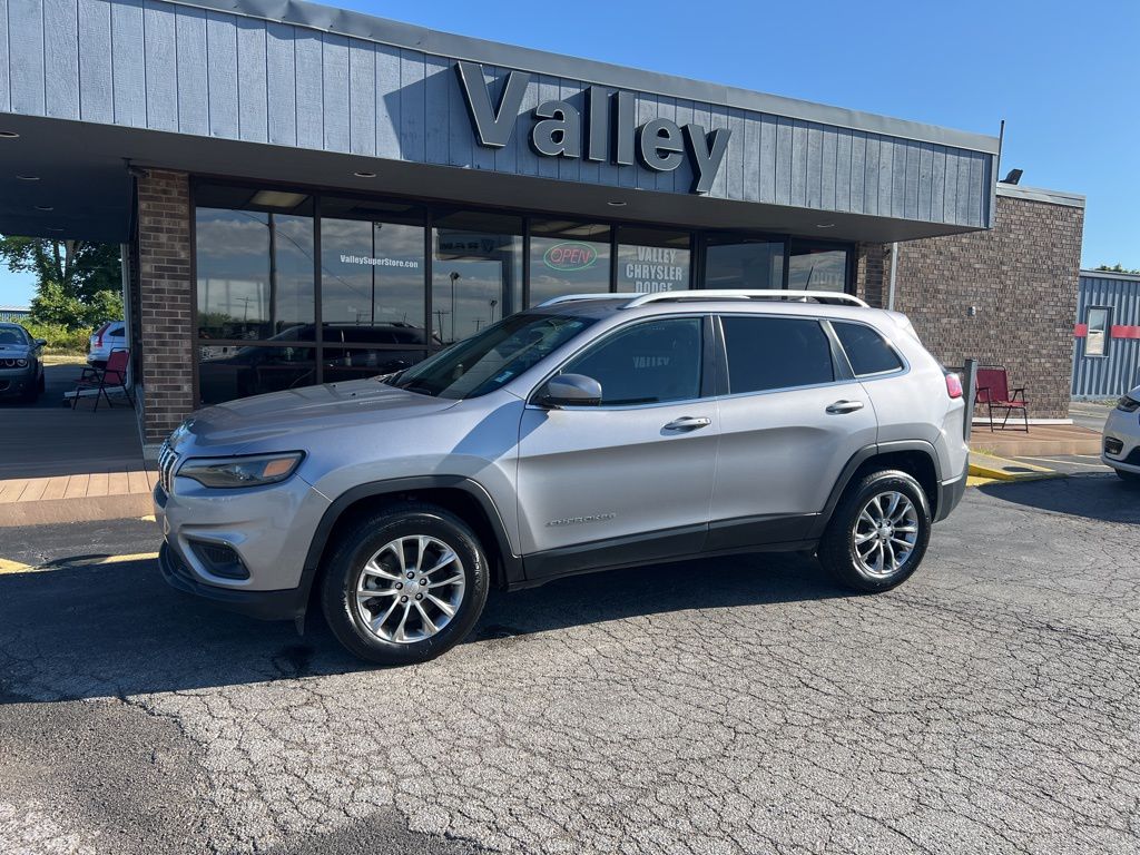 2021 Jeep Cherokee Latitude Lux photo 2