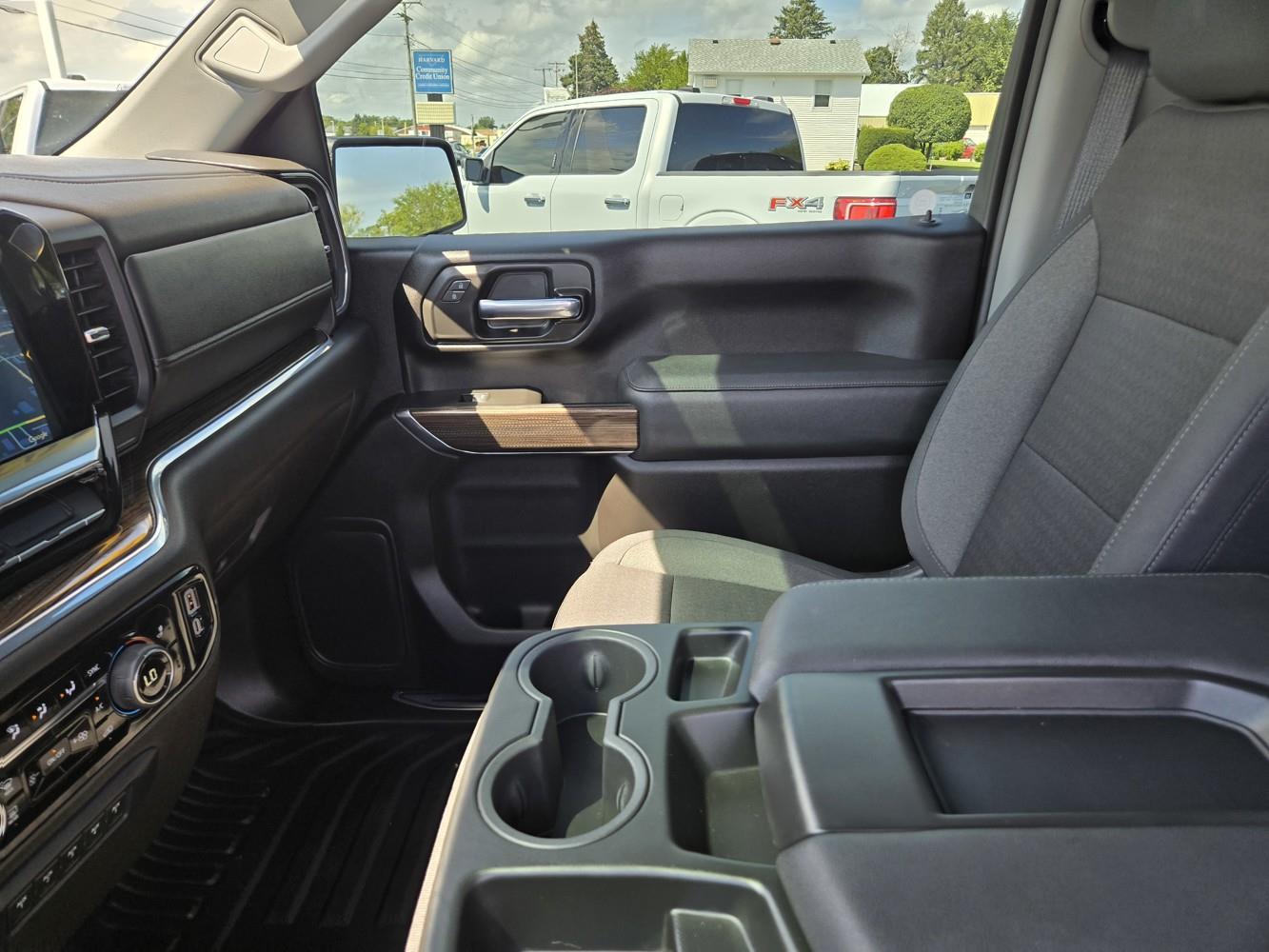 2025 Chevrolet Silverado 2500HD LT photo 27