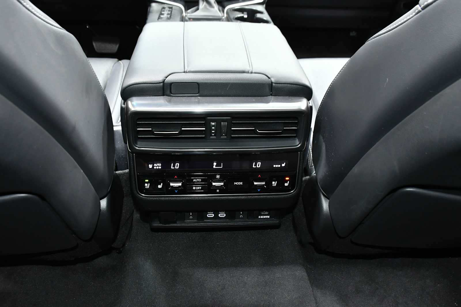 2023 Lexus LX 600 Luxury photo 22