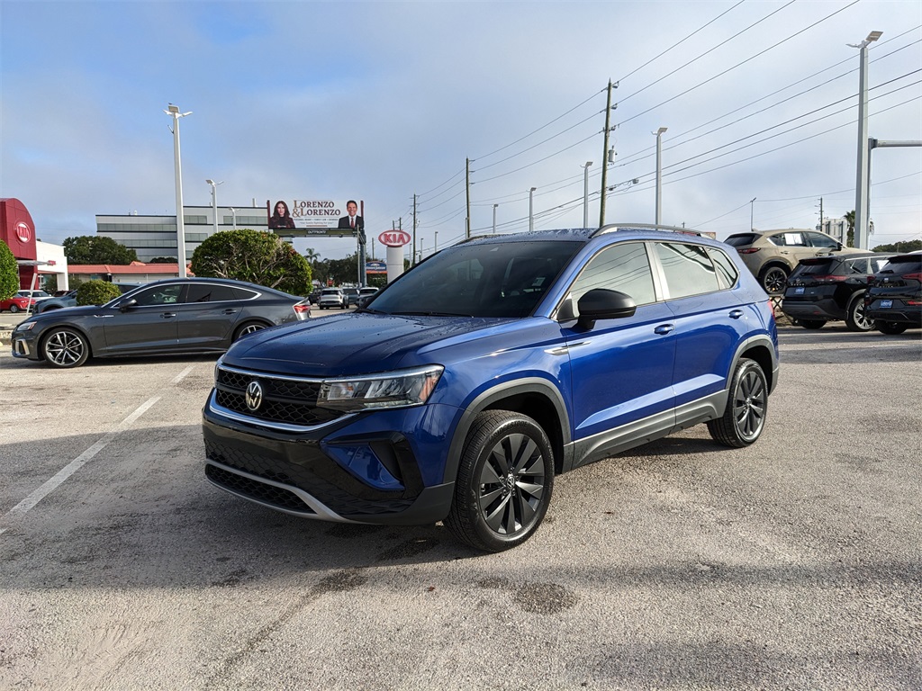 2022 Volkswagen Taos S photo 2