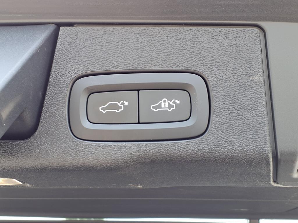 2020 Volvo XC60 Inscription photo 19