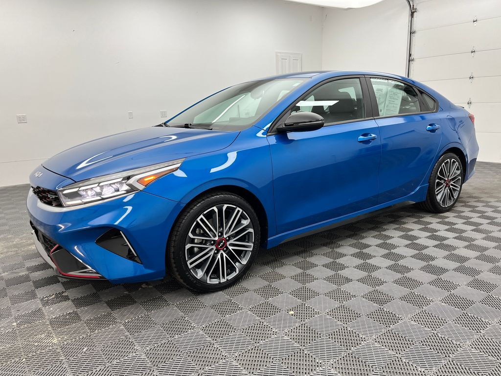 2023 Kia Forte GT photo 3