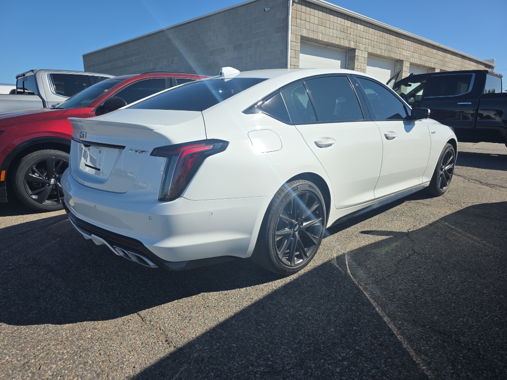2022 Cadillac CT5 V photo 3