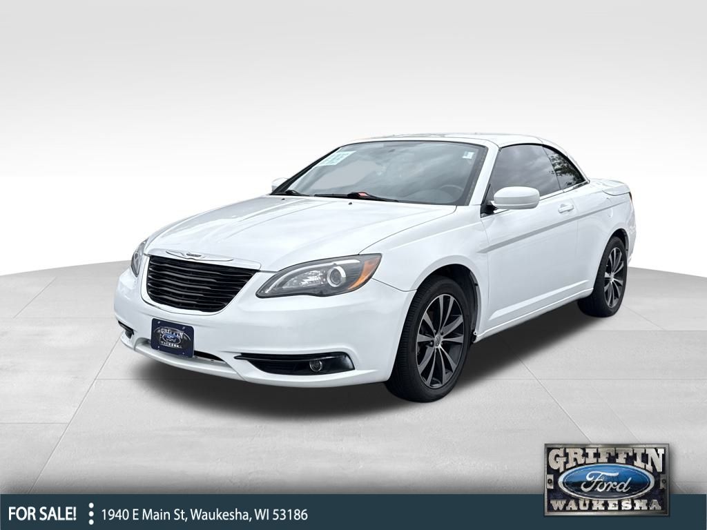 2012 Chrysler 200 S photo 2
