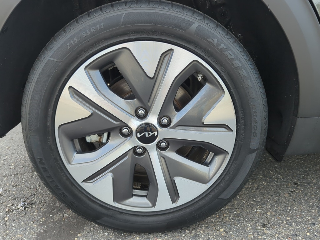 2022 Kia Niro EV EX photo 8