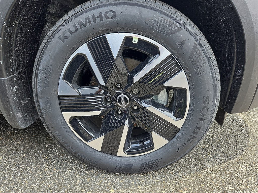 2025 Nissan Kicks SV photo 4