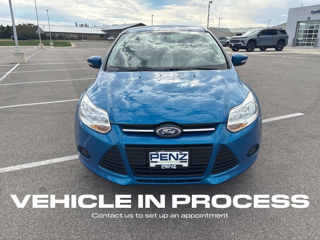 2014 Ford Focus SE photo 2