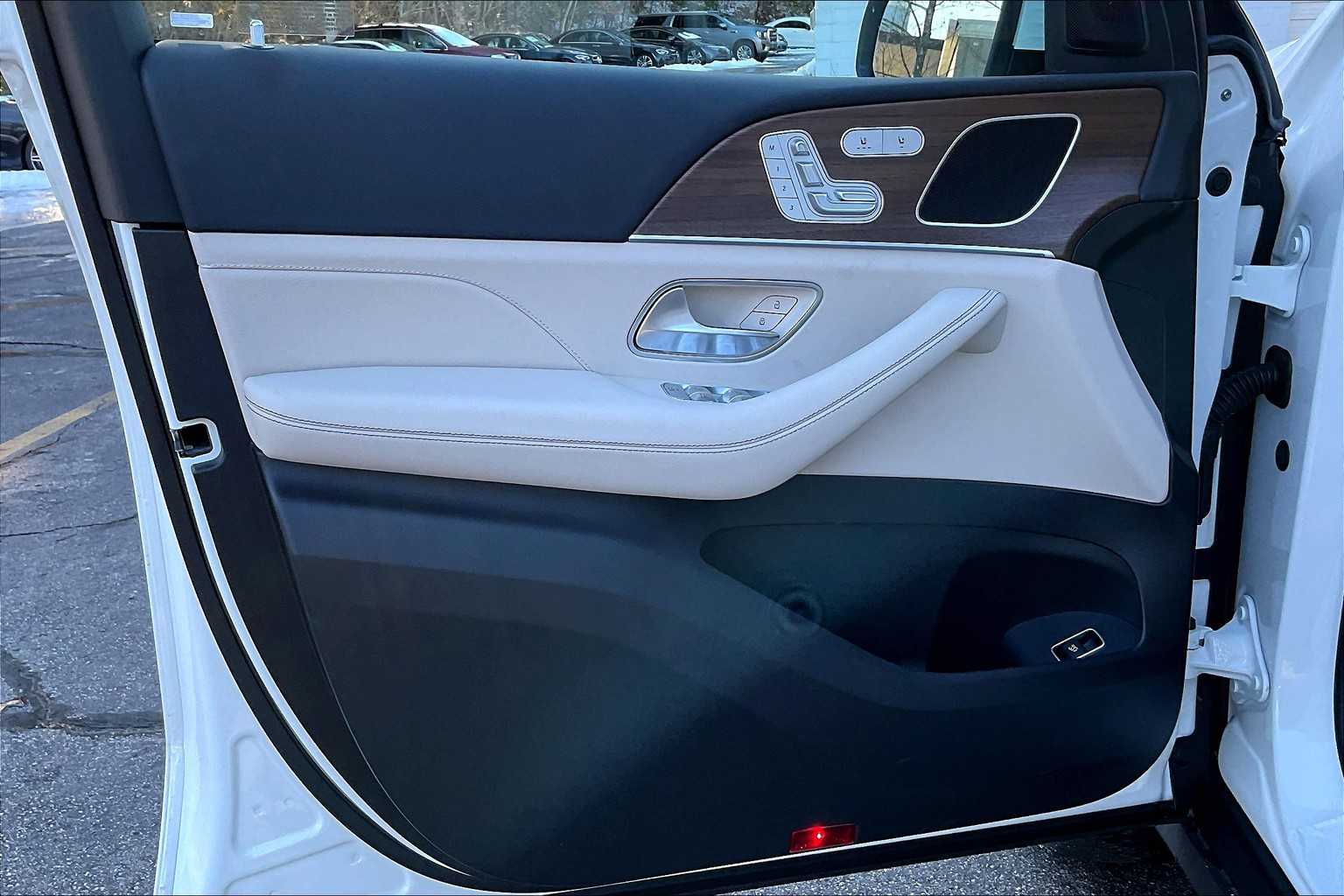 2025 Mercedes Benz GLE 350 4MATIC photo 11