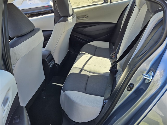 2025 Toyota Corolla LE photo 6