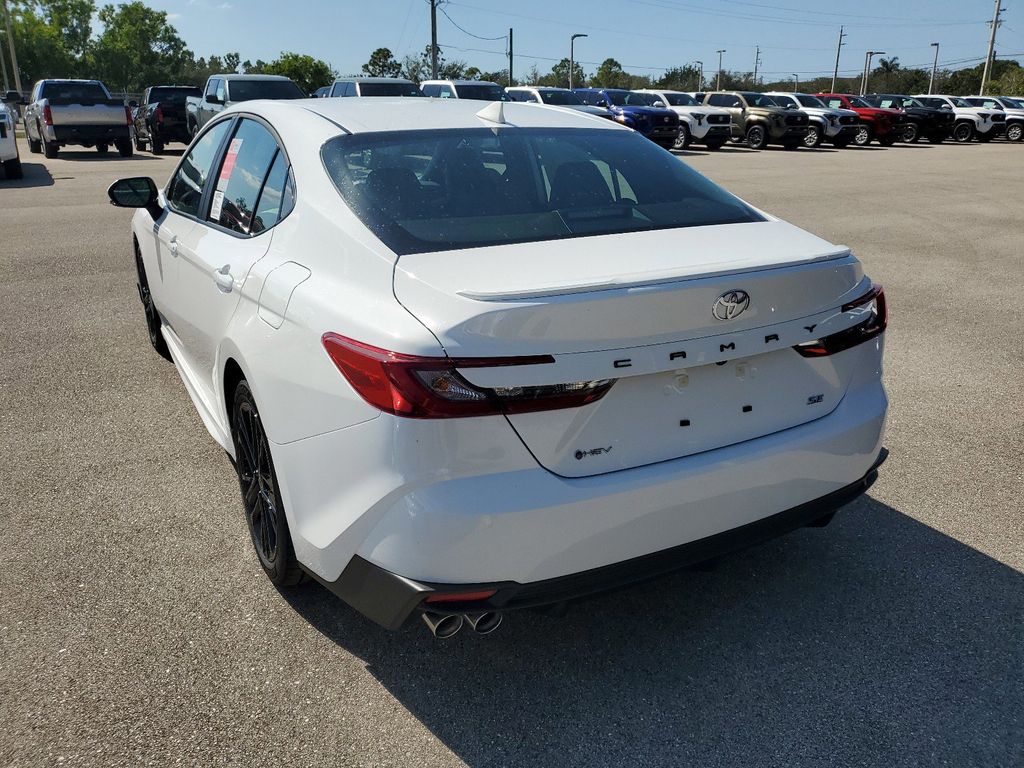 2025 Toyota Camry SE photo 7