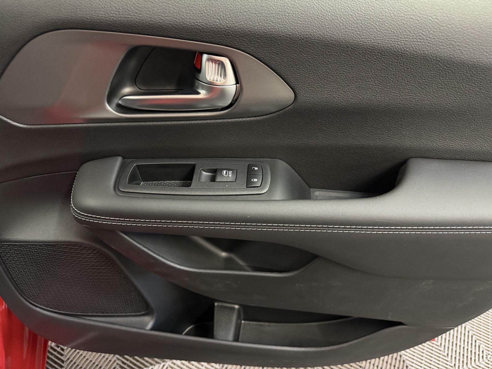 2026 Chrysler Pacifica photo 10