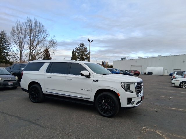 2023 GMC Yukon XL SLT's photo