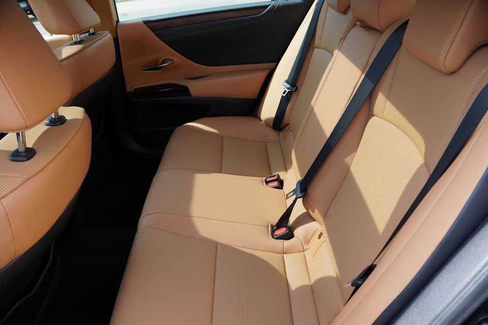 2022 Lexus ES 350 Premium photo 17