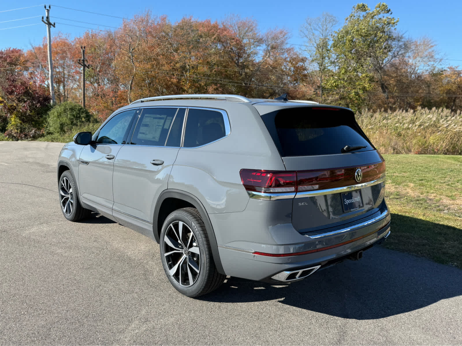 2026 Volkswagen Atlas SEL Premium R-Line photo 4