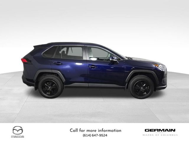 2019 Toyota RAV4 XLE photo 4