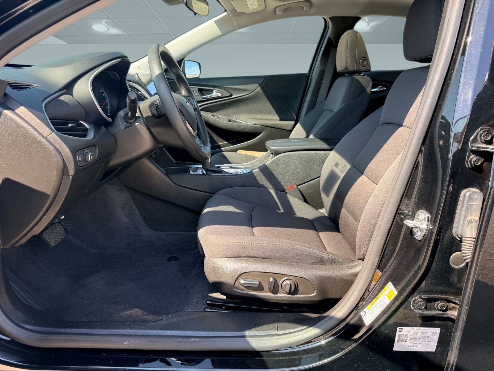2023 Chevrolet Malibu 1LT photo 4