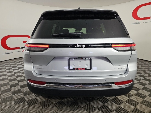 2025 Jeep Grand Cherokee Laredo Altitude photo 6