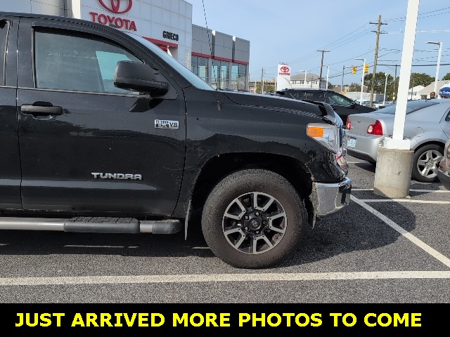 2015 Toyota Tundra SR5 Grade photo 2