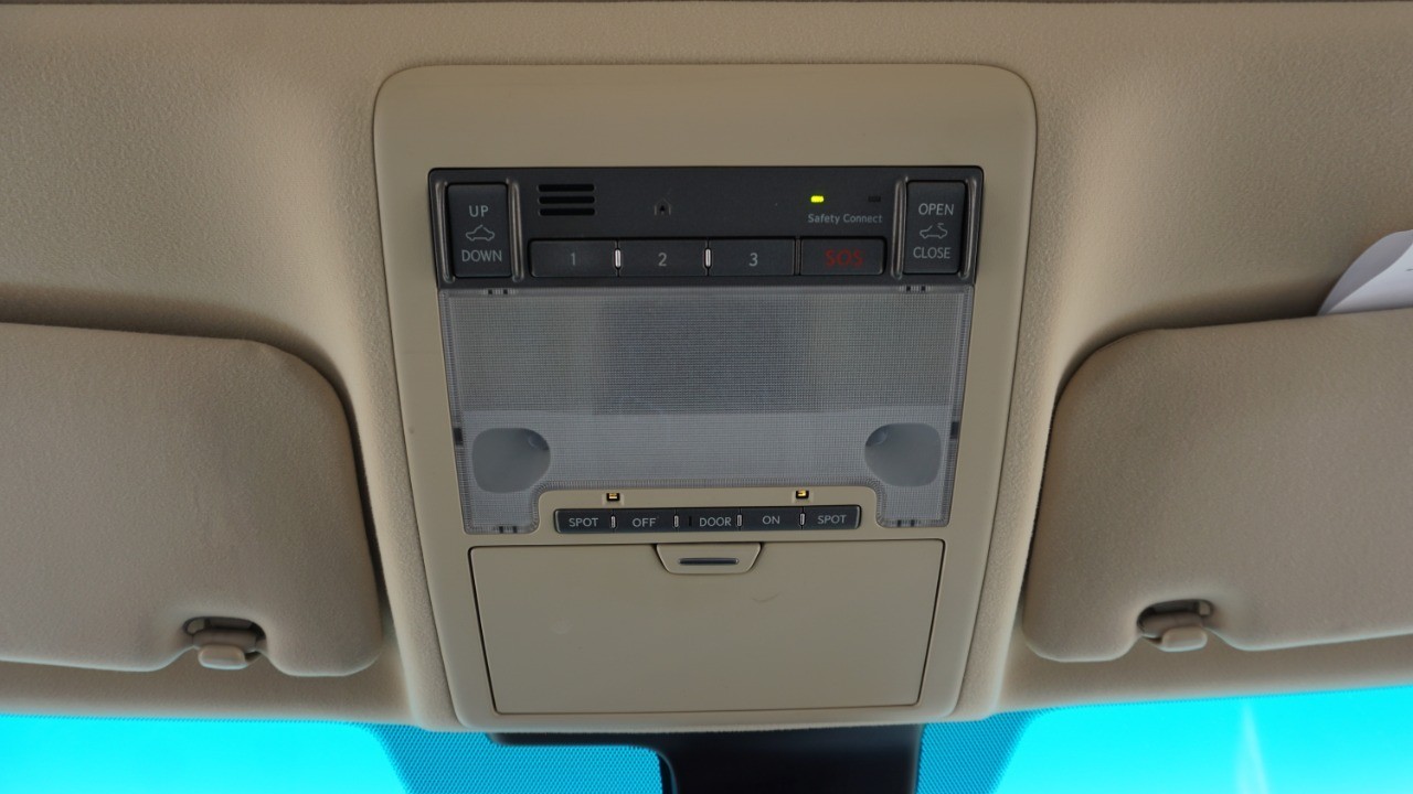 2011 Lexus LS 460 photo 28