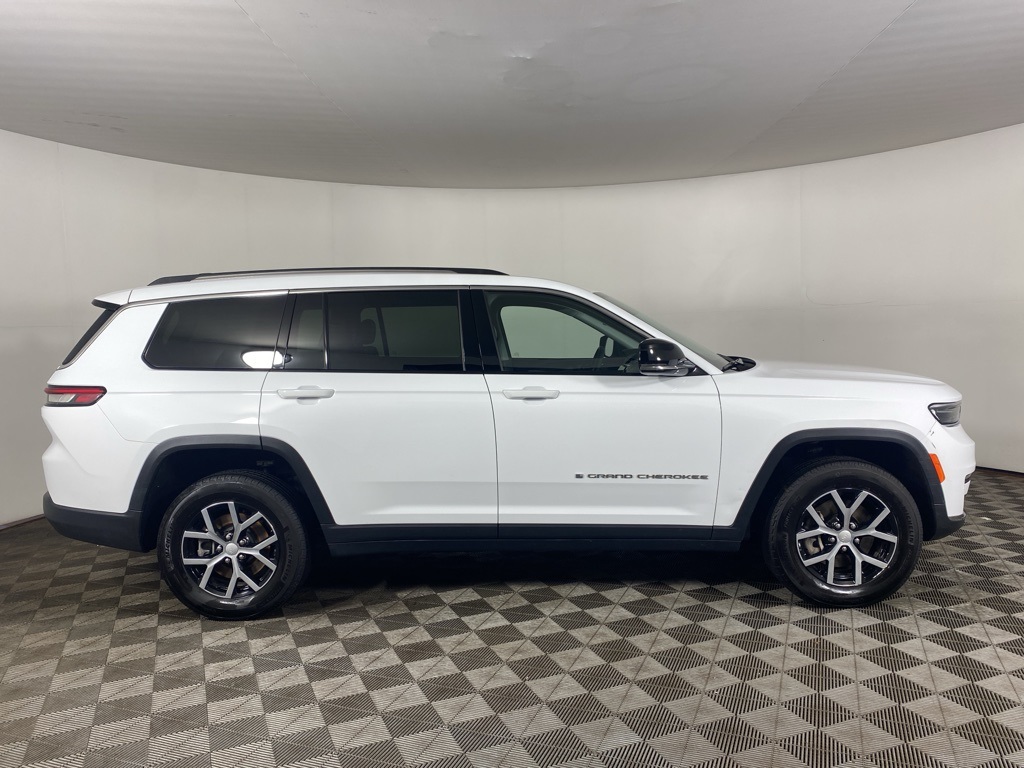 2023 Jeep Grand Cherokee Limited photo 3