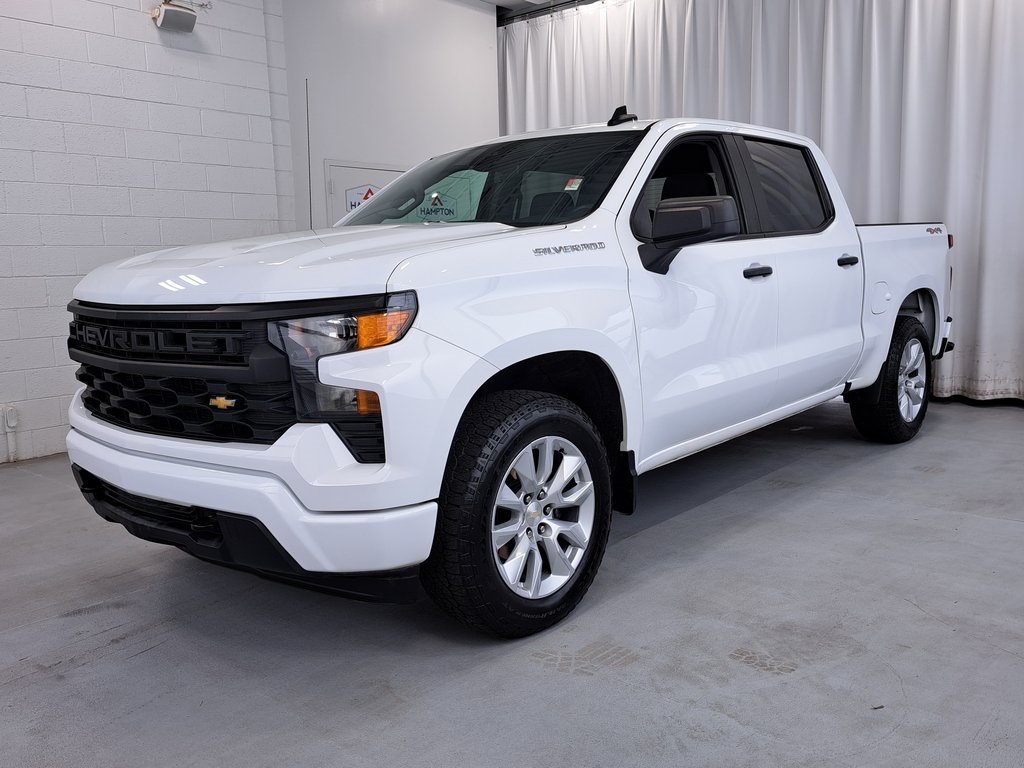 2022 Chevrolet Silverado 1500 Custom photo 2