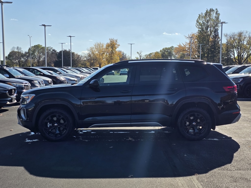 Used 2024 Volkswagen Atlas Atlas Peak Edition with VIN 1V2GR2CA5RC547165 for sale in St. Cloud, Minnesota