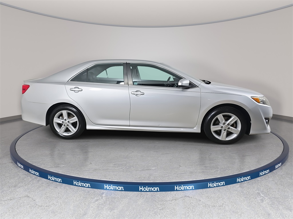 2013 Toyota Camry SE photo 4