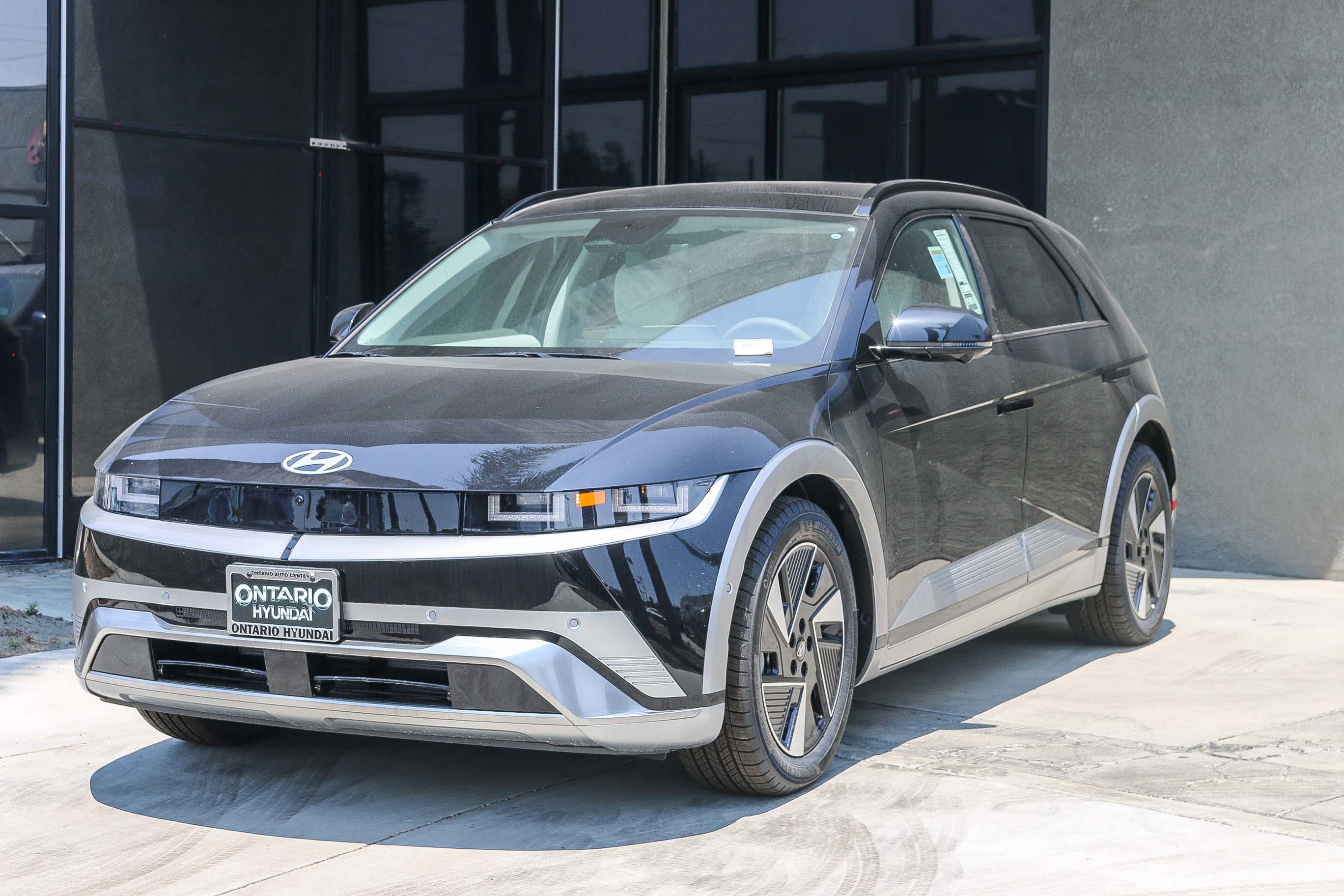 New 2025 Abyss Black Hyundai Limited image 4
