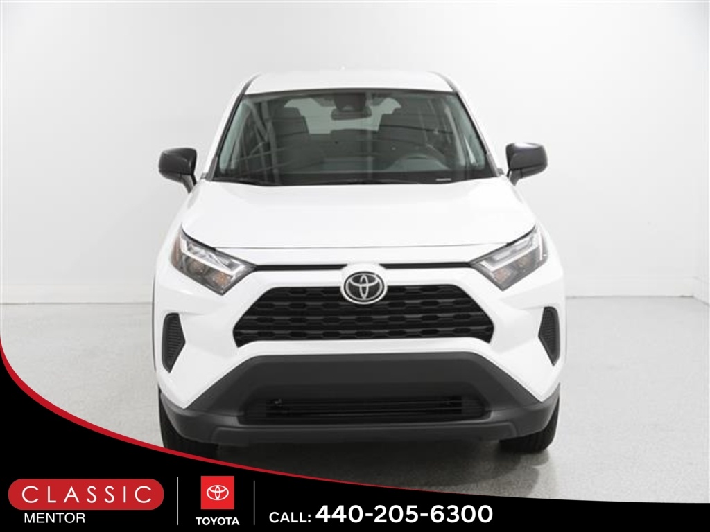 2023 Toyota RAV4 LE photo 2
