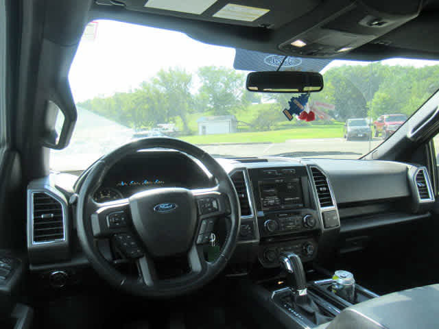 2015 Ford F-150 XLT photo 5