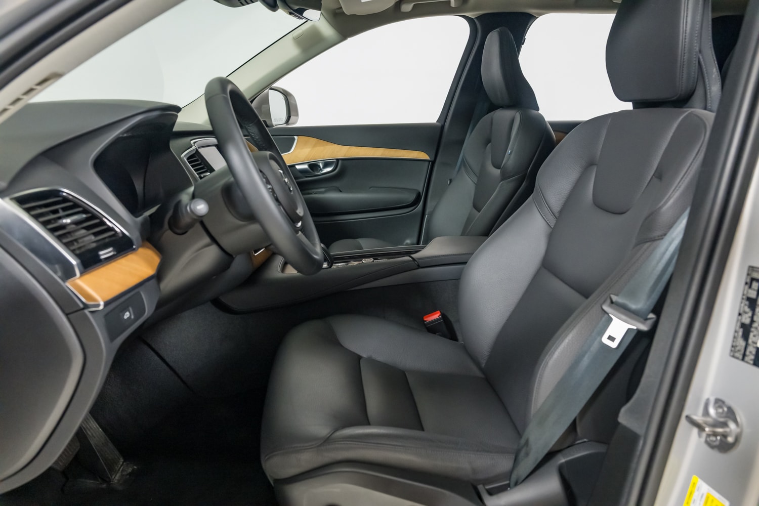 2024 Volvo XC90 B5 Plus photo 18