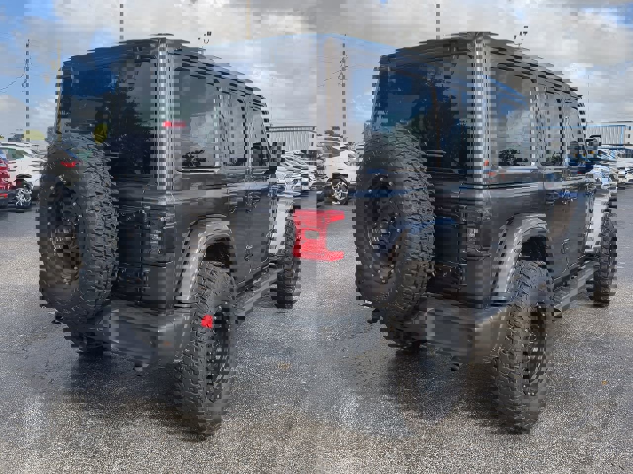 2020 Jeep Wrangler Unlimited Sahara Altitude photo 4