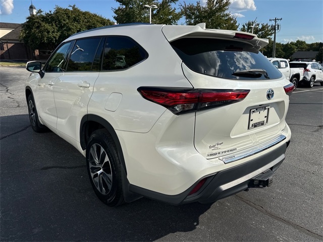 2021 Toyota Highlander Hybrid XLE photo 2